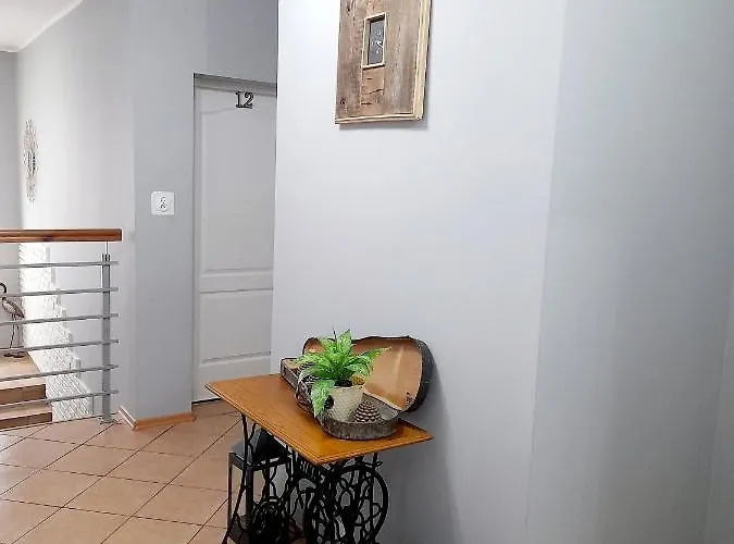 Iris Проживание в семье *