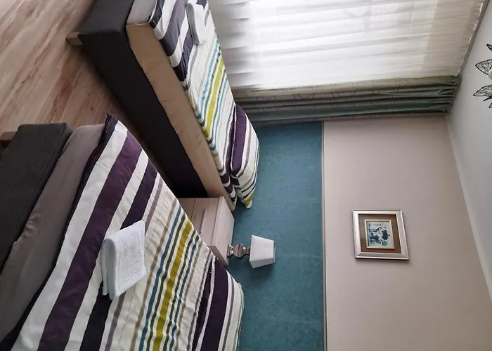 Iris Проживание в семье *